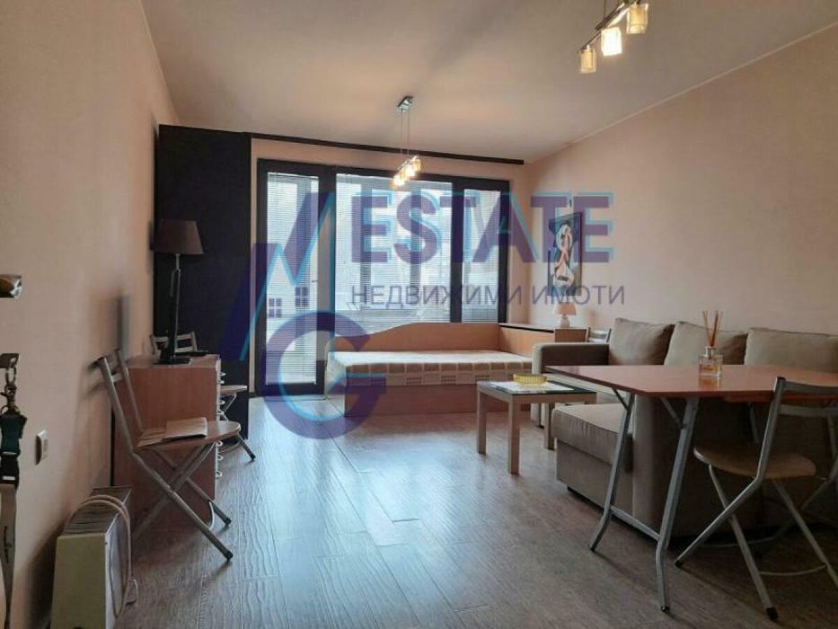 Просторен едностаен апартамент в гр. Бургас - Славейков.