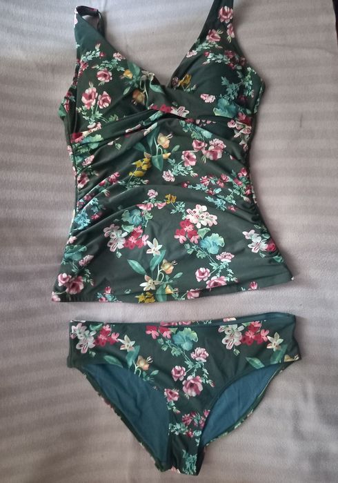 Costum de baie femei.