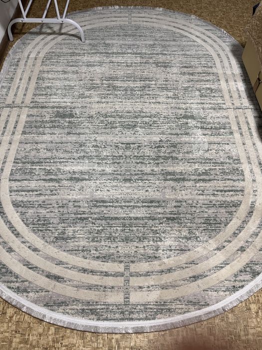 Продам овальный ковер , качество Турция , в хорошем состоянии