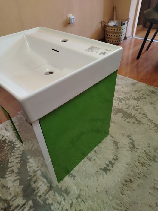 Шкаф за баня с мивка