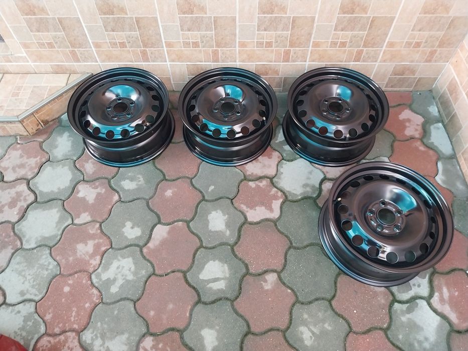 Vând jante de tablă  5x108 r16