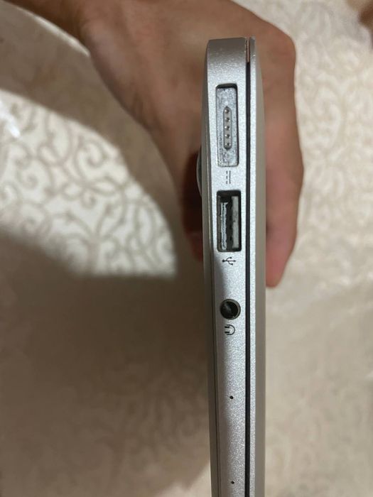 MacBook sotiladi