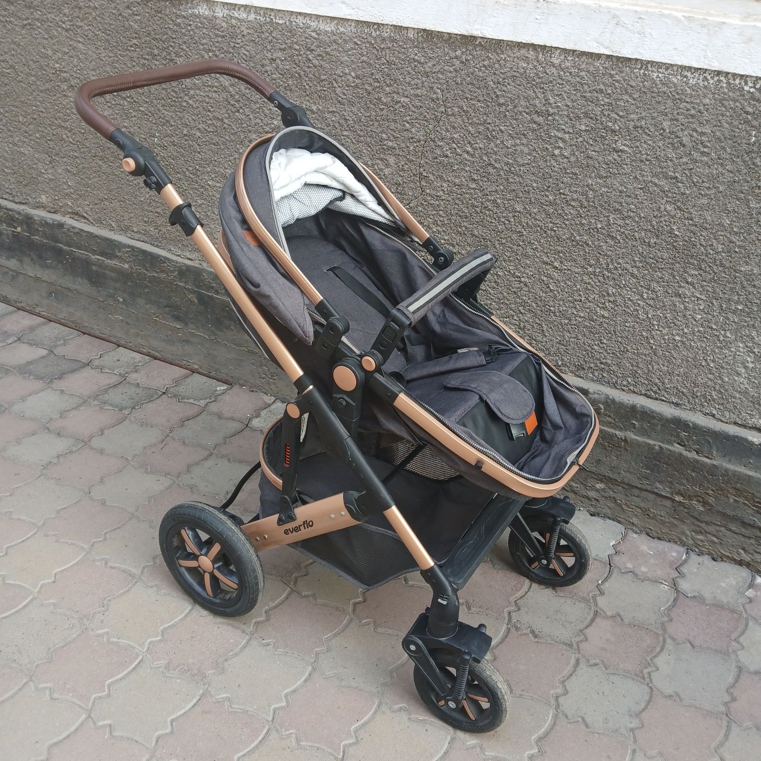 Продаю Коляску в хорошем состоянии