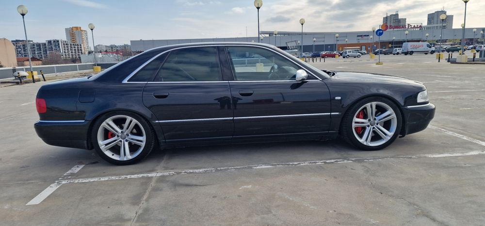 Audi s8 d2  2002