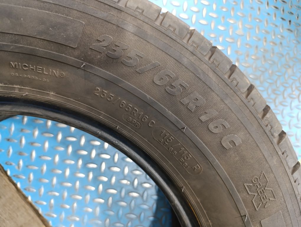 Летни гуми 235/65/16 С Continental