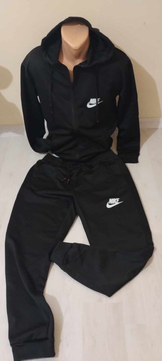 Seturi bărbați Nike Adidas Puma,  setul include 3 piese.