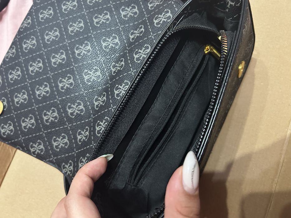 Топ Чанта Guess