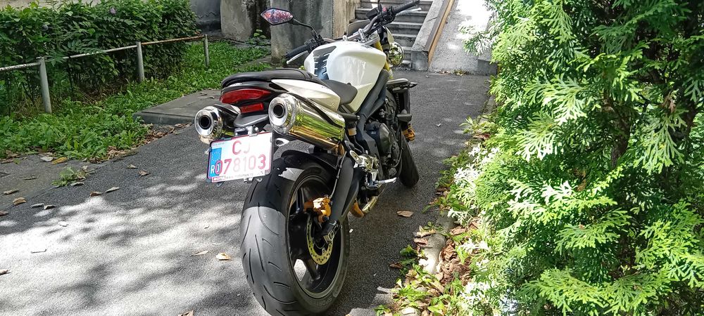 REZERVAT ! Triumph Street Triple 675 106CP din Italia neinmat necazut