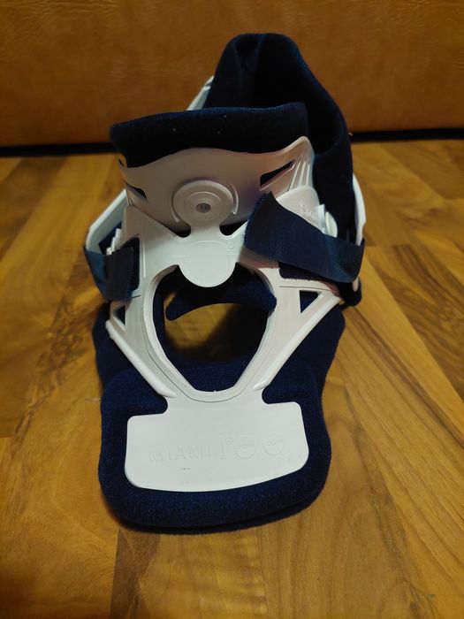 Guler cervical în stare buna