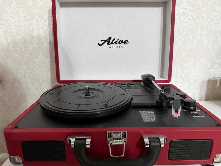 Виниловый проигрыватель Alive Audio Glam