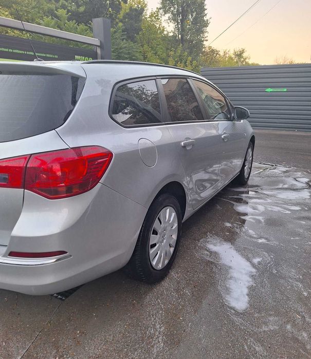 Opel Astra J Sports Tourer - 1.6 benzina - 2015 - Unic proprietar