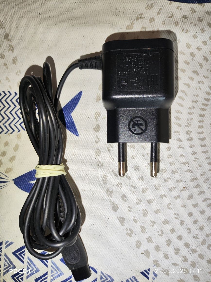 Зарядно за самобръсначка Philips