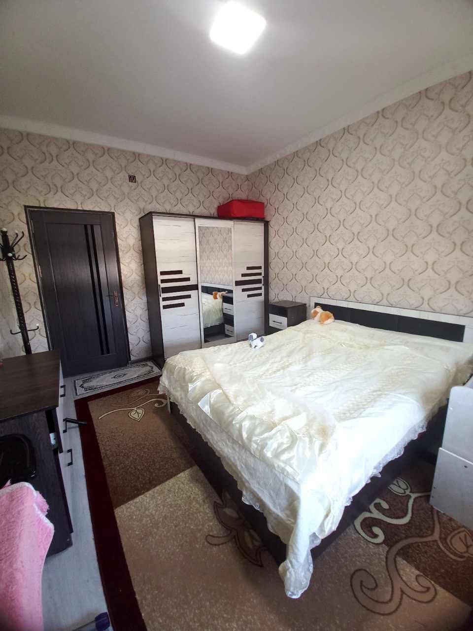3honali Istiqlol stadioni togrisida, CAMU oldida