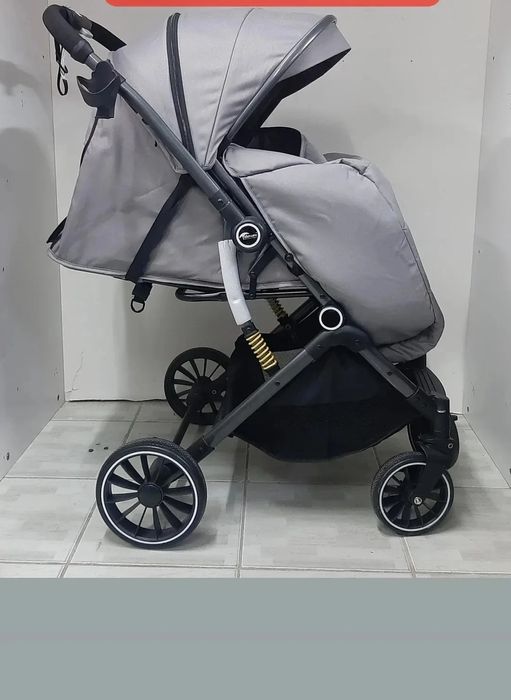 Продам прогулочную коляску