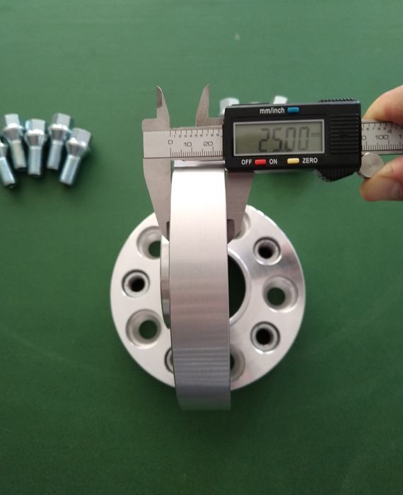 Kit 2 Flanse Distantiere Audi 25 mm 5 x 112 x 66.6