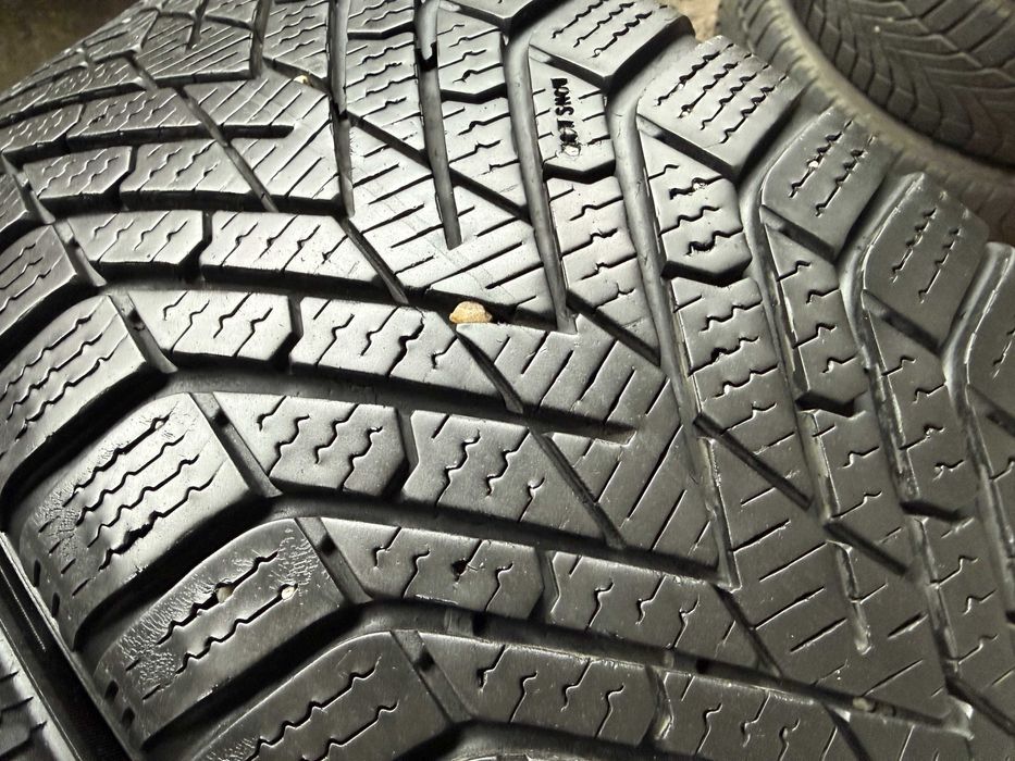 2x Anvelope iarna 205/60 R16 - Pirelli Winter Cinturato 2