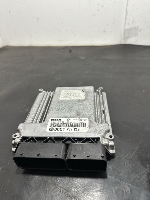 Calculator ecu motor BMW Seria 5 E60 E61 530d 7793210 | 3.0 M57