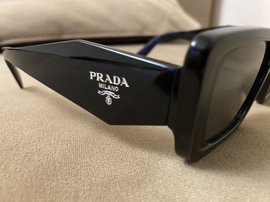 Слънчеви очила PRADA в перфектно състояние