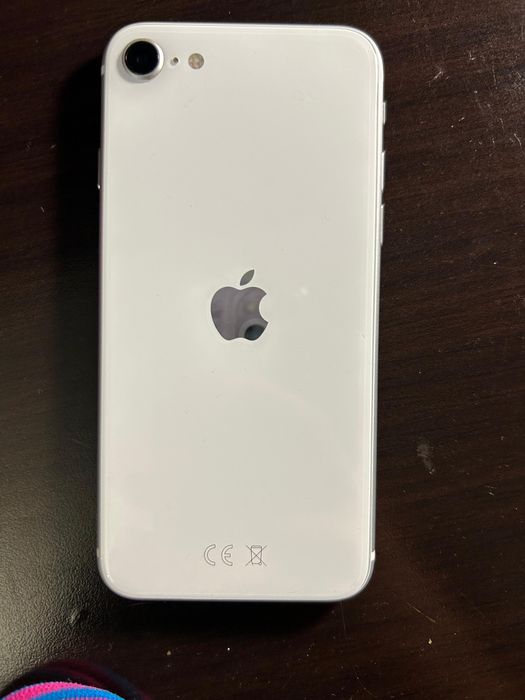 iPhone SE 2020 64 гб
