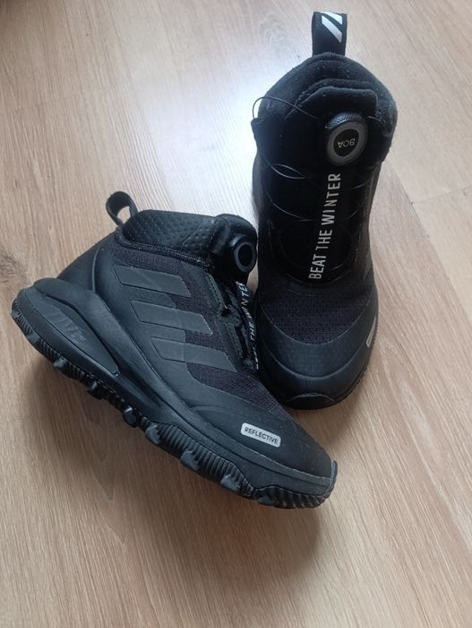 Боти Адидас 33н черни. и 36н черно и електриково