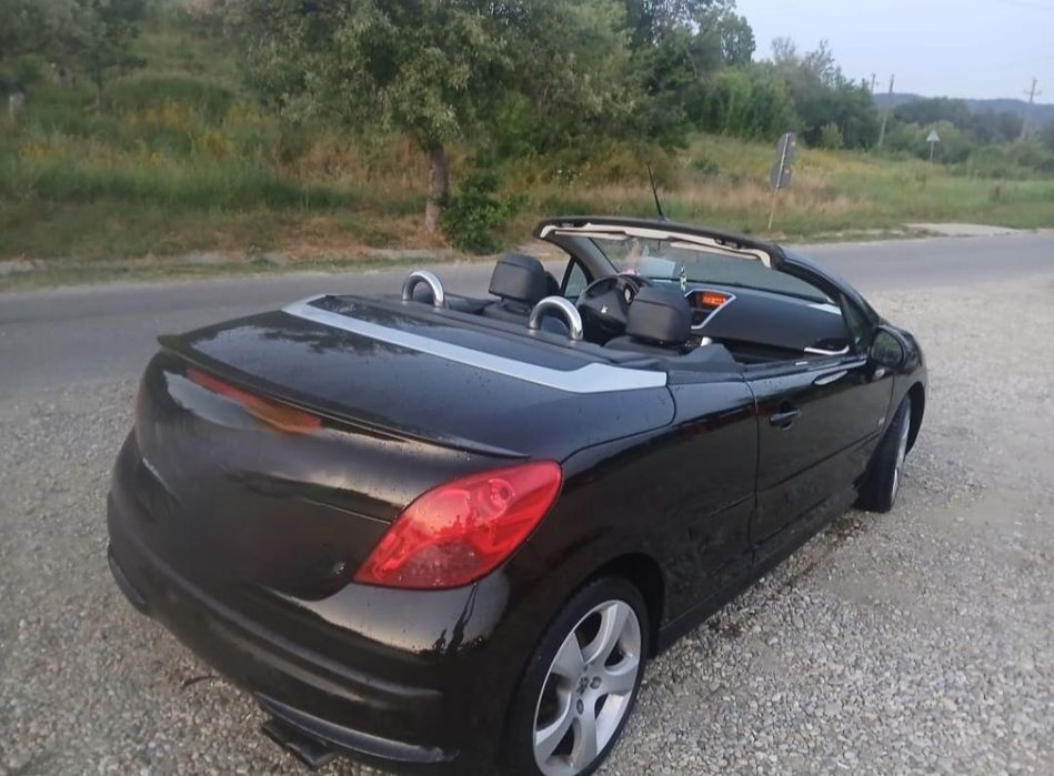 Vând Peugeot 207 CC