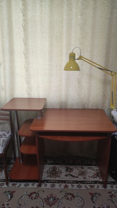 Срочно продам письменный стол.