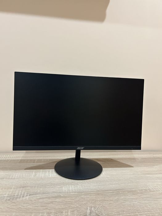 Продавам монитор acer