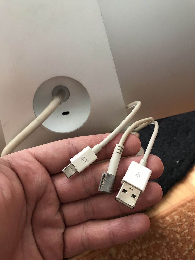 Apple Cinema Display LED (24-инча)