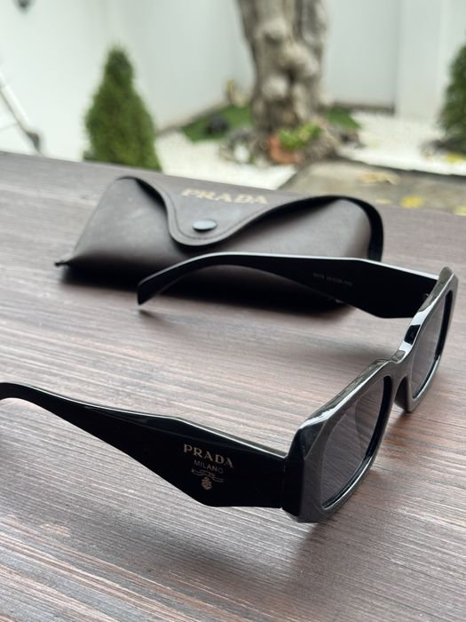Слънчеви очила Prada