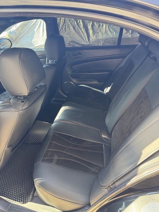 Мошина идиал состоянияда орқа крилода  петно бор