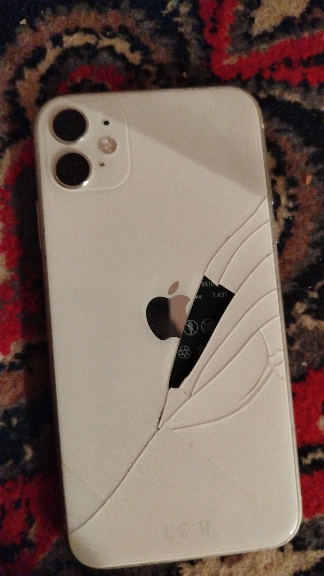 Продам айфон iPhone 11