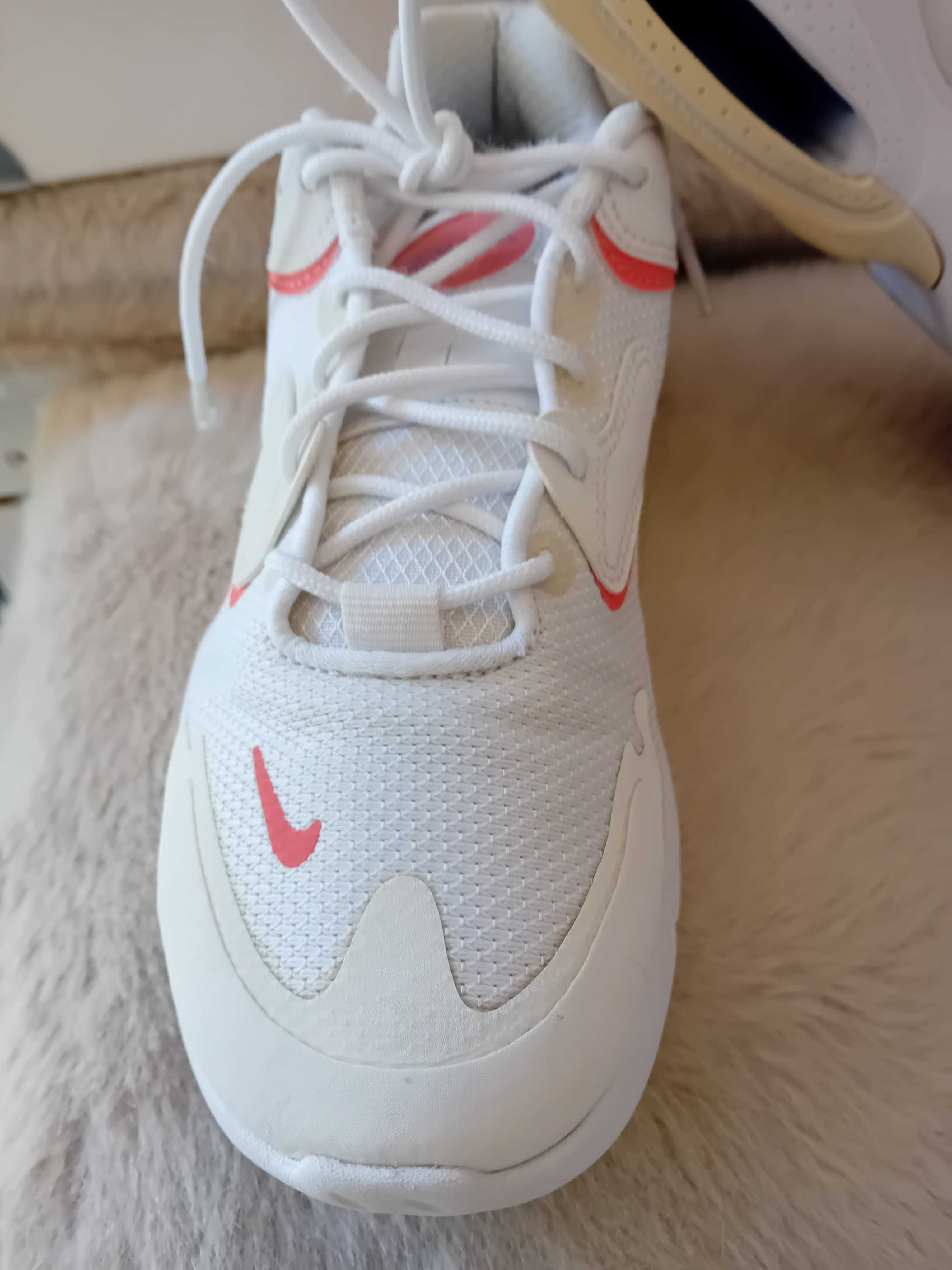 Маратонки найк NIKE
