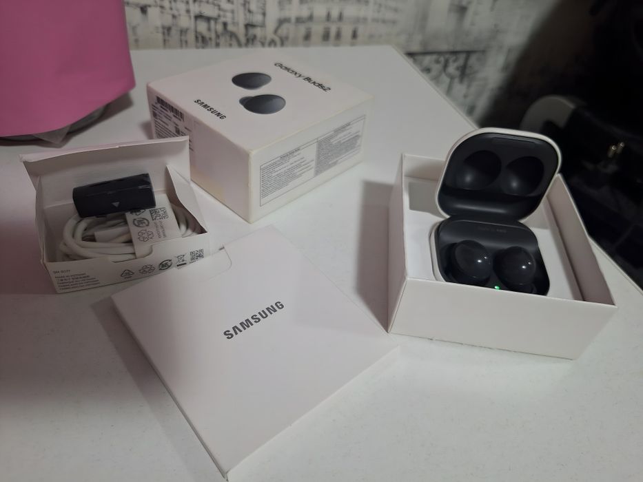 Samsung Galaxy Buds 2 — б/у, отличное состояние