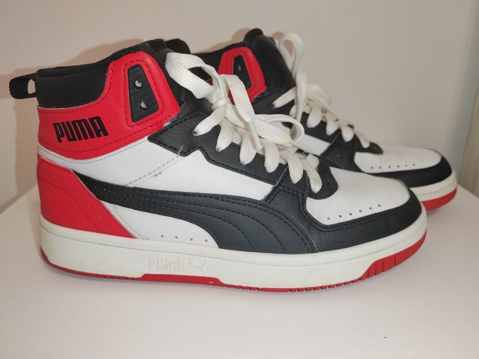 Ghete Puma Rebound Joy Unisex alb si rosu, mar 36, nota 9,5 din 10.
