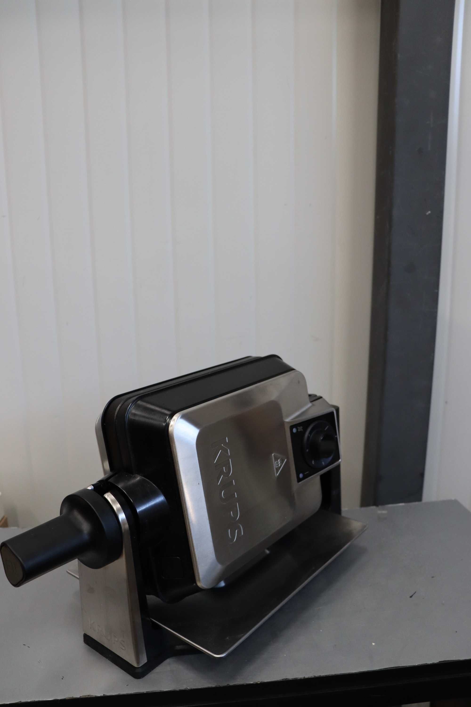 Krups FDD 95 D гофретник професионален 1400W
