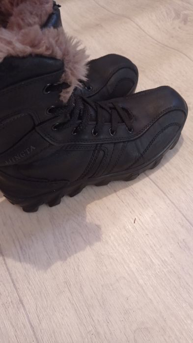 Продам берцы размер 37