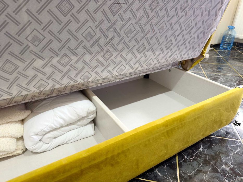 Vand Canapea Extensibila pentru dormit noapte de noapte, 2 locuri