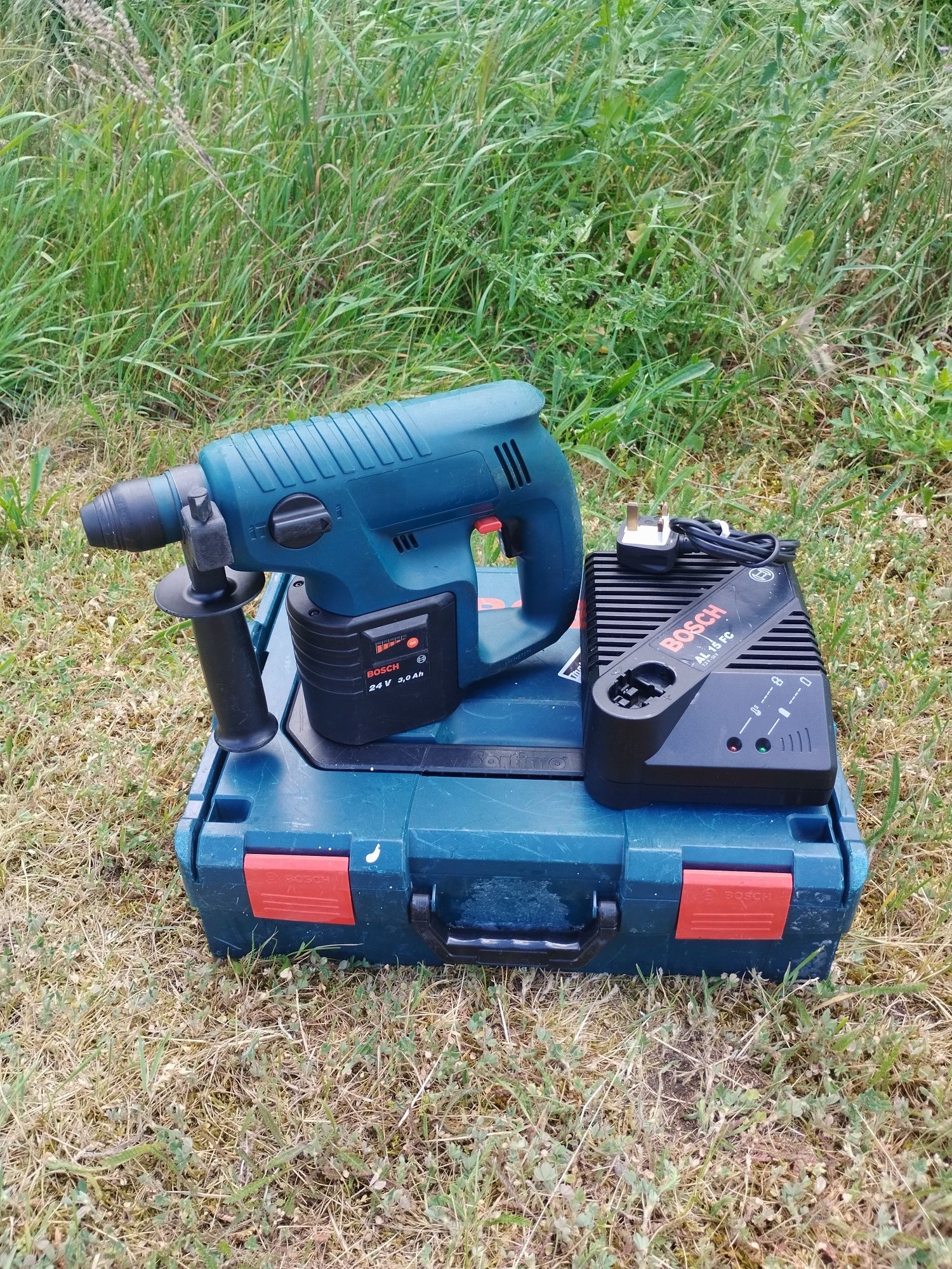 Професионален Перфоратор BoschHammer 24v SDS (Синята Версия)