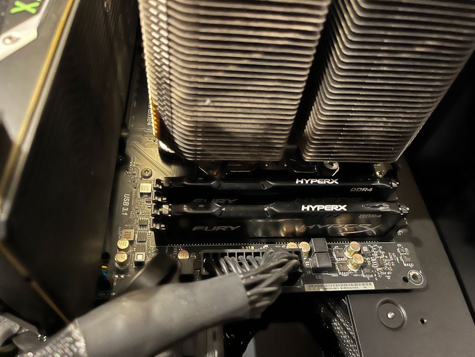 Asrock Z170 Extreme4  + i5 6600K  + 2x8GB DDR4-2666 HyperX Fury