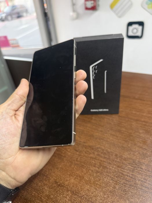 Vand Samsung S25 Ultra 256Gb impecabil Full box