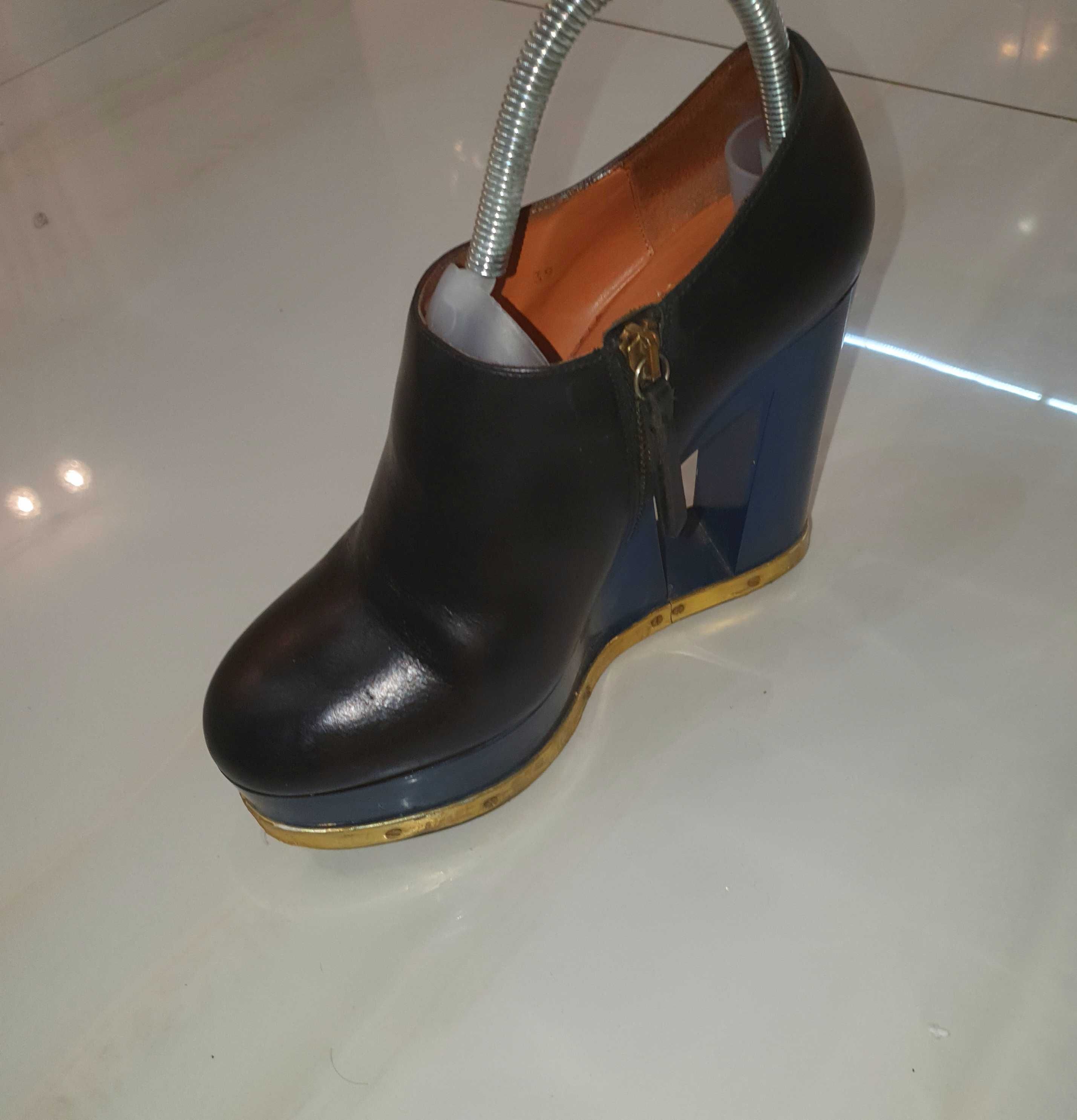 Обувки на платформа ток  естествена кожа, цмат тъмно син и златен