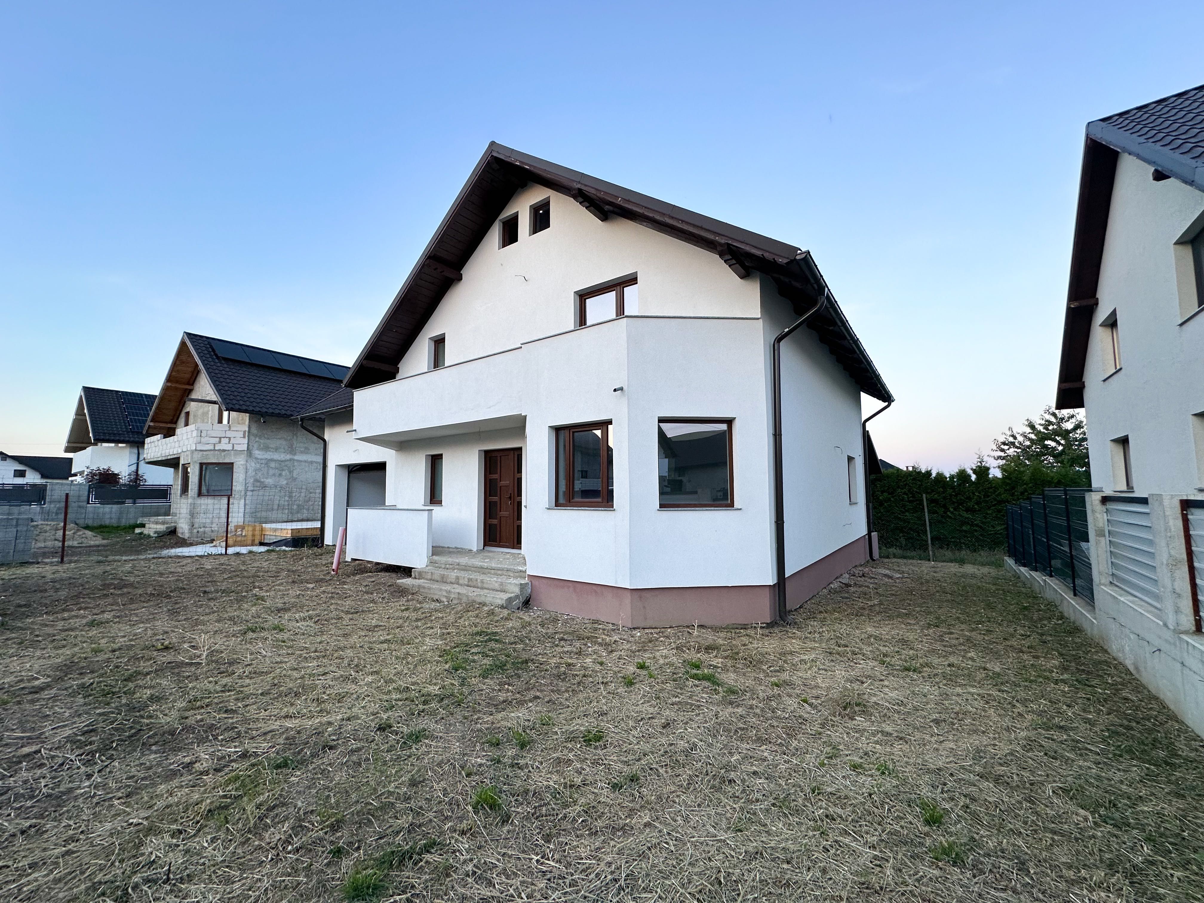 Casă Nouă, Semifinisată, În Ipotești, Suceava