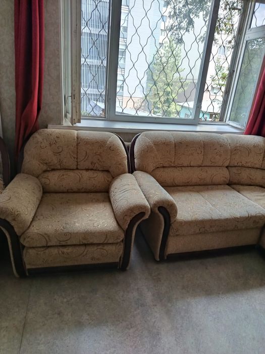 Угловой диван в комплекте с раскладным креслом