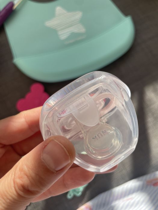 Залъгалки, шишета и други прибори за бебе