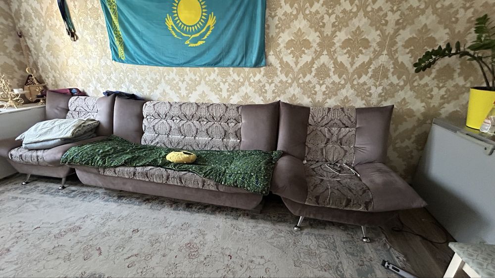 Продается диван.