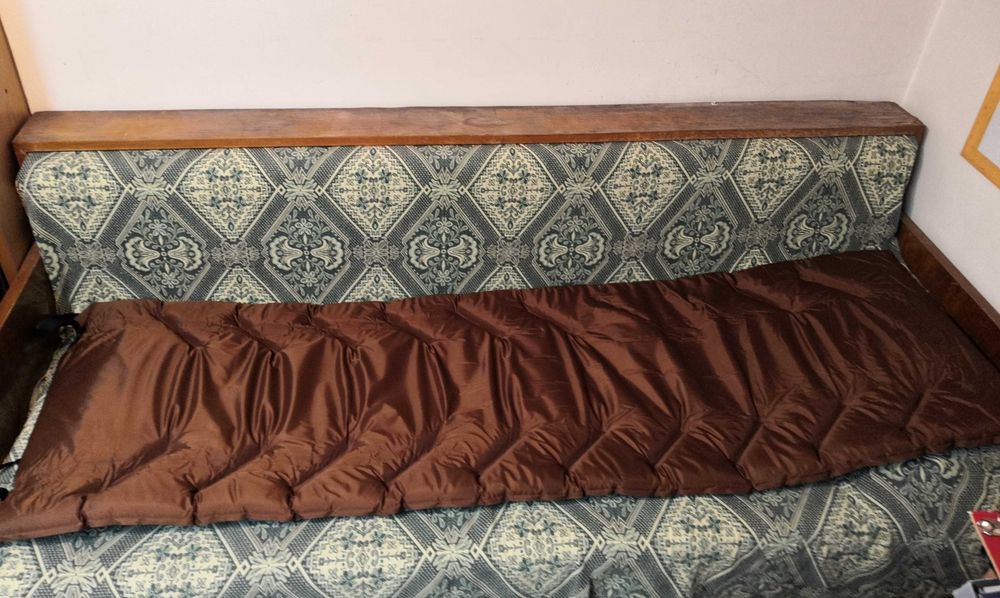 Самонадуваем  къмпинг матрак за 1 човек