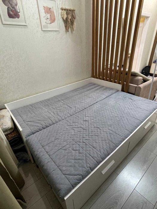 Раздвижная кровать с двумя матрасами