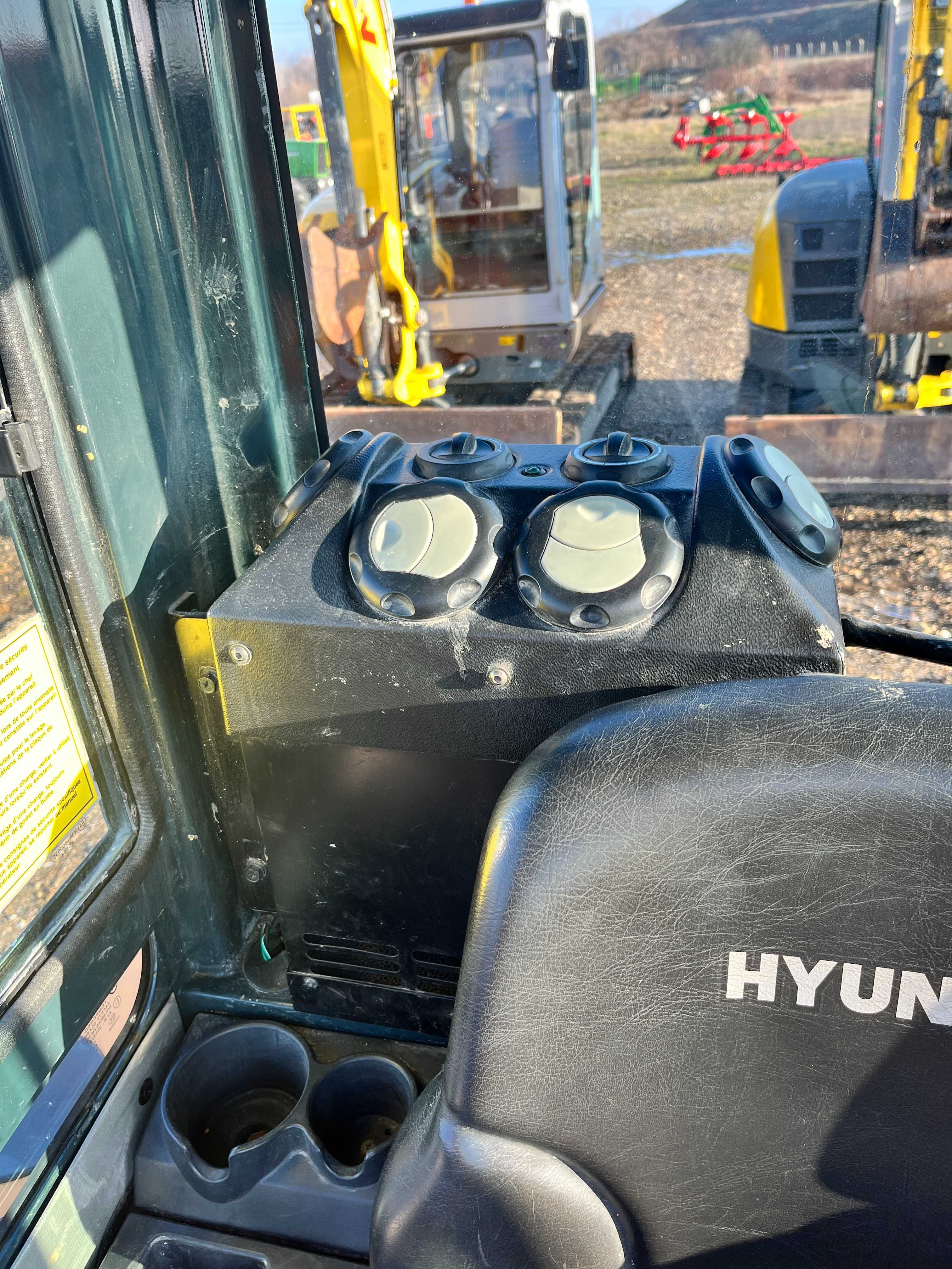 Mini excavator 3.5 Tone Hyundai ROBEX 35z-9 2085 ore