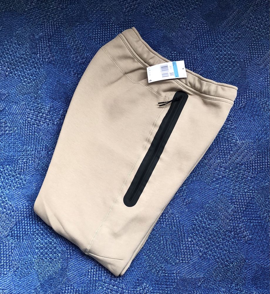 НОВО Nike Tech Fleece Jogger ОРИГИНАЛНО мъжко долнище - М и L
