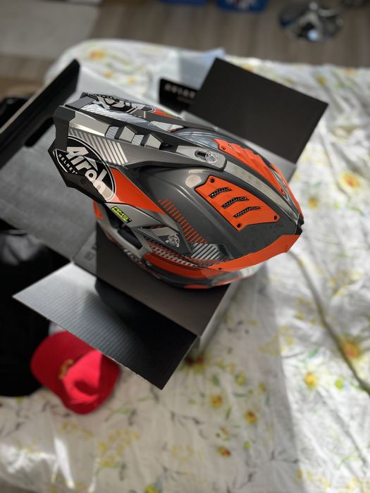 Airoh aviator 3 wave